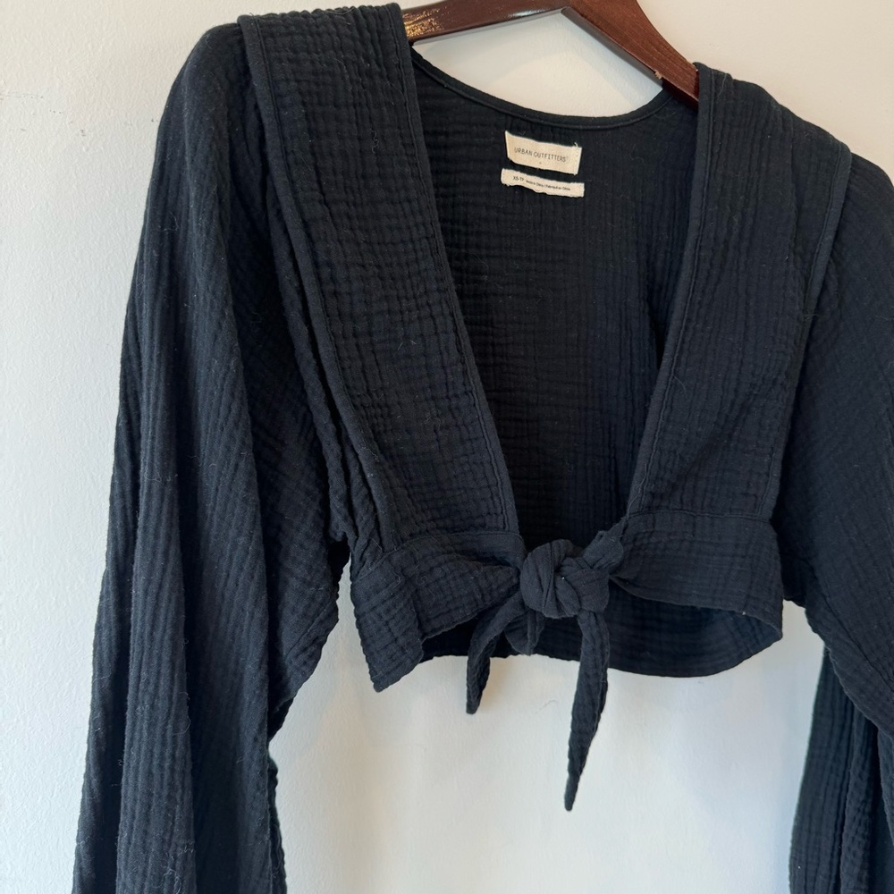 UO Carly Tie-Front Cropped Top in Black Gauze